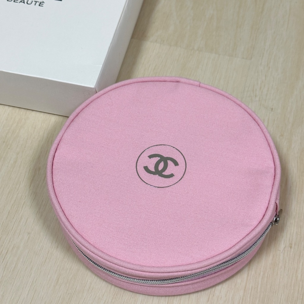 Chanel Baby Pink Cosmetic Makeup Pouch Bag VIP Gift - Picture 2 of 8